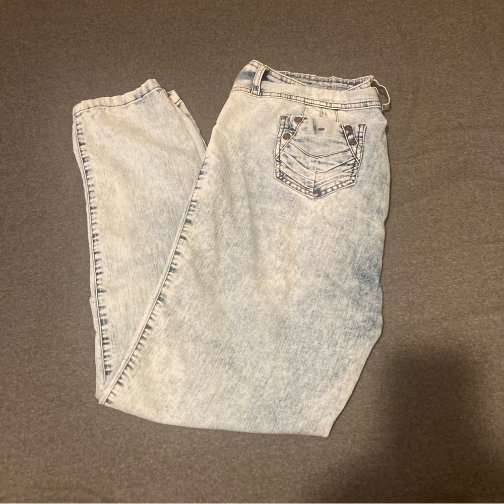 Colombian Jeans - Picture 2 of 9